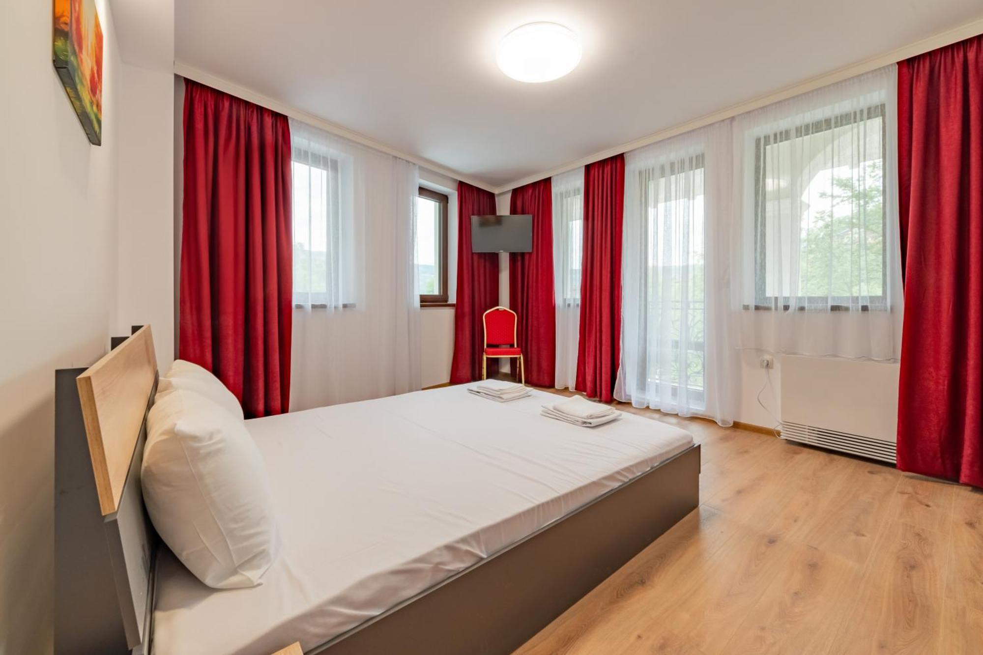 Hotel Ариа Veliko Tărnovo Esterno foto