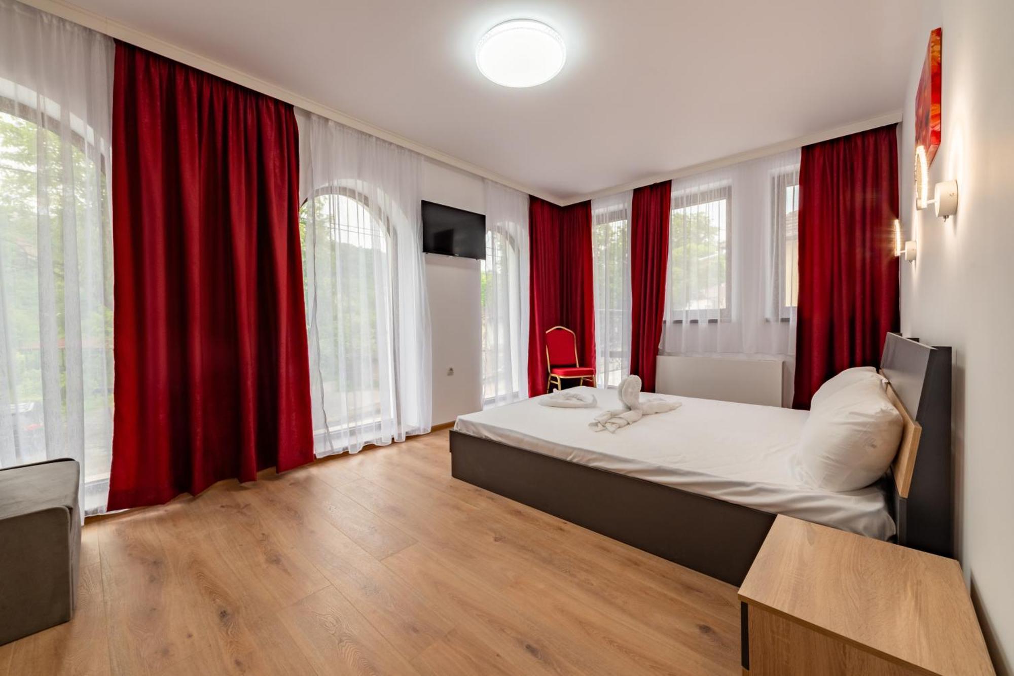 Hotel Ариа Veliko Tărnovo Esterno foto